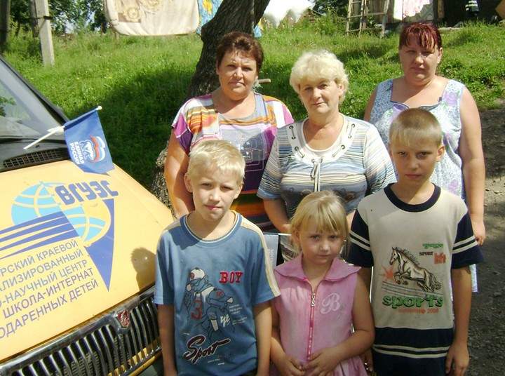 Акция «Помоги собраться в школу» прошла в Шкотовском районе при поддержке ВГУЭС