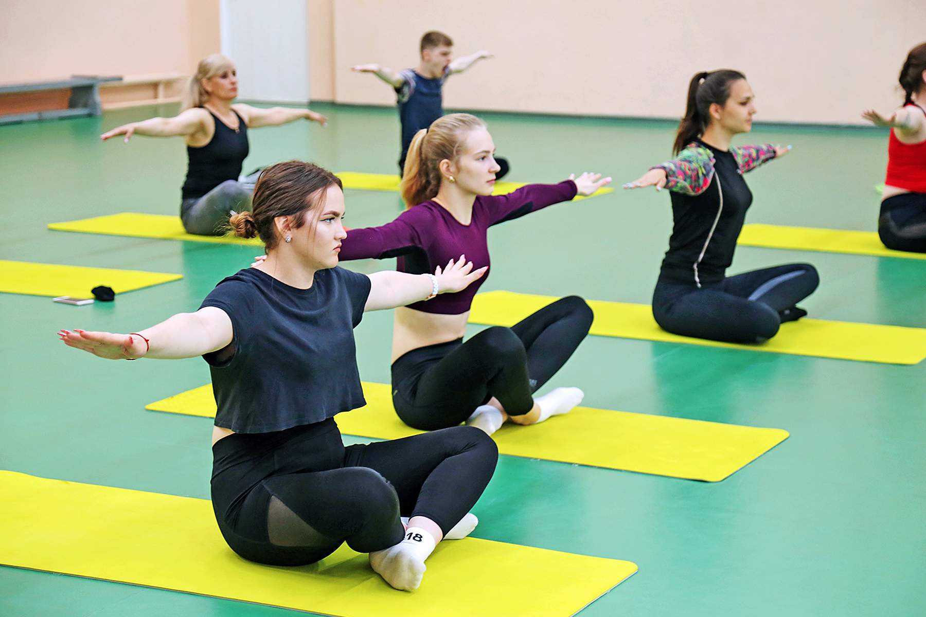 Международный день йоги: Генеральное консульство Индии организовало открытый мастер-класс для студентов ВГУЭС