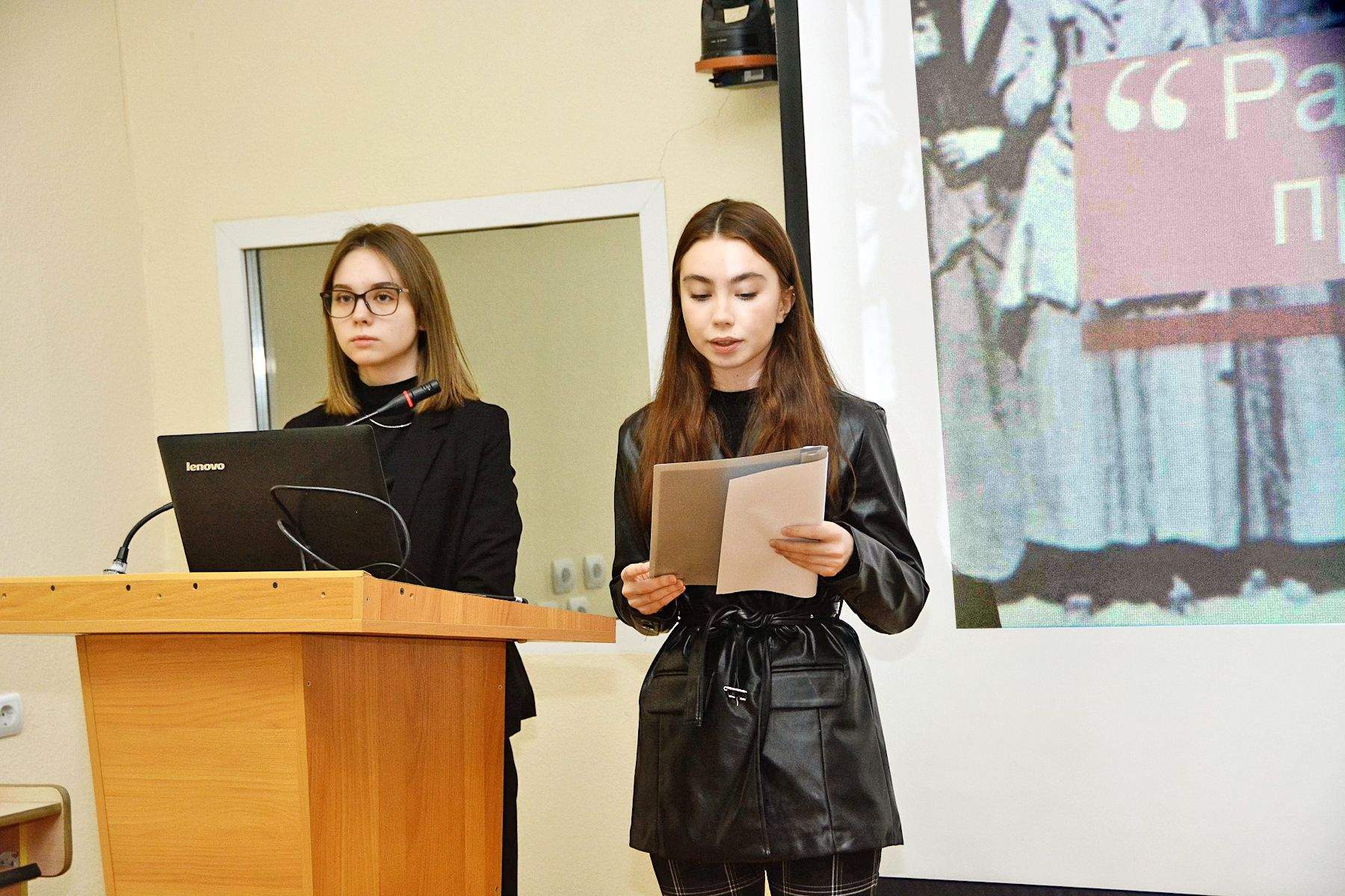 Стипендию Правительства РФ выиграли студентки ВГУЭС