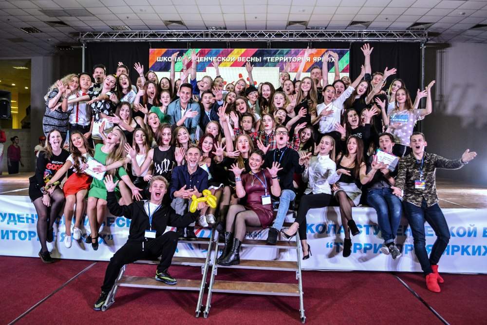 Творческие коллективы ВГУЭС показали себя в крупнейшем фестивале молодежного творчества -  «Российской студенческой весне»