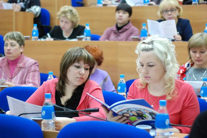 Роль дополнительного образования школьников обсудили на научно-практической конференции во ВГУЭС
