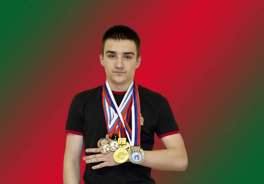 Поздравляем Саргсян Владимира, ученика 11В класса Академического колледжа ВГУЭС, победителя открытого первенства г. Владивостока по кудо