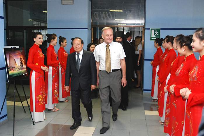 ВГУЭС успешно развивает российско-вьетнамское сотрудничество