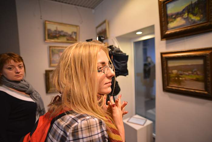 В музее ВГУЭС новая экспозиция - «En plein air» Евгения Пихтовникова