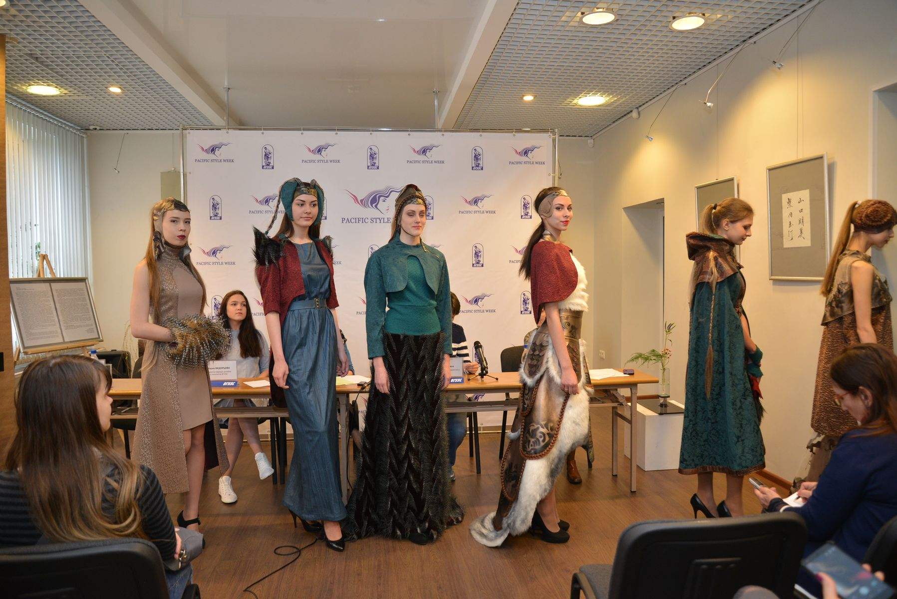 Пресс-конференция СМИ во ВГУЭС: четвертая Неделя моды Pacific Style Week вновь заинтриговала своей программой