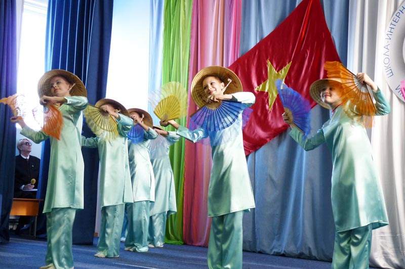 Вьетнамский культурно-образовательный центр открылся в Школе-интернате ВГУЭС для одаренных детей