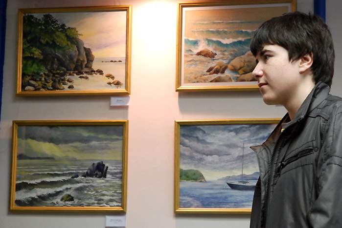 Выставка картин преподавателя ШИОД Александра Орехова открылась во ВГУЭС