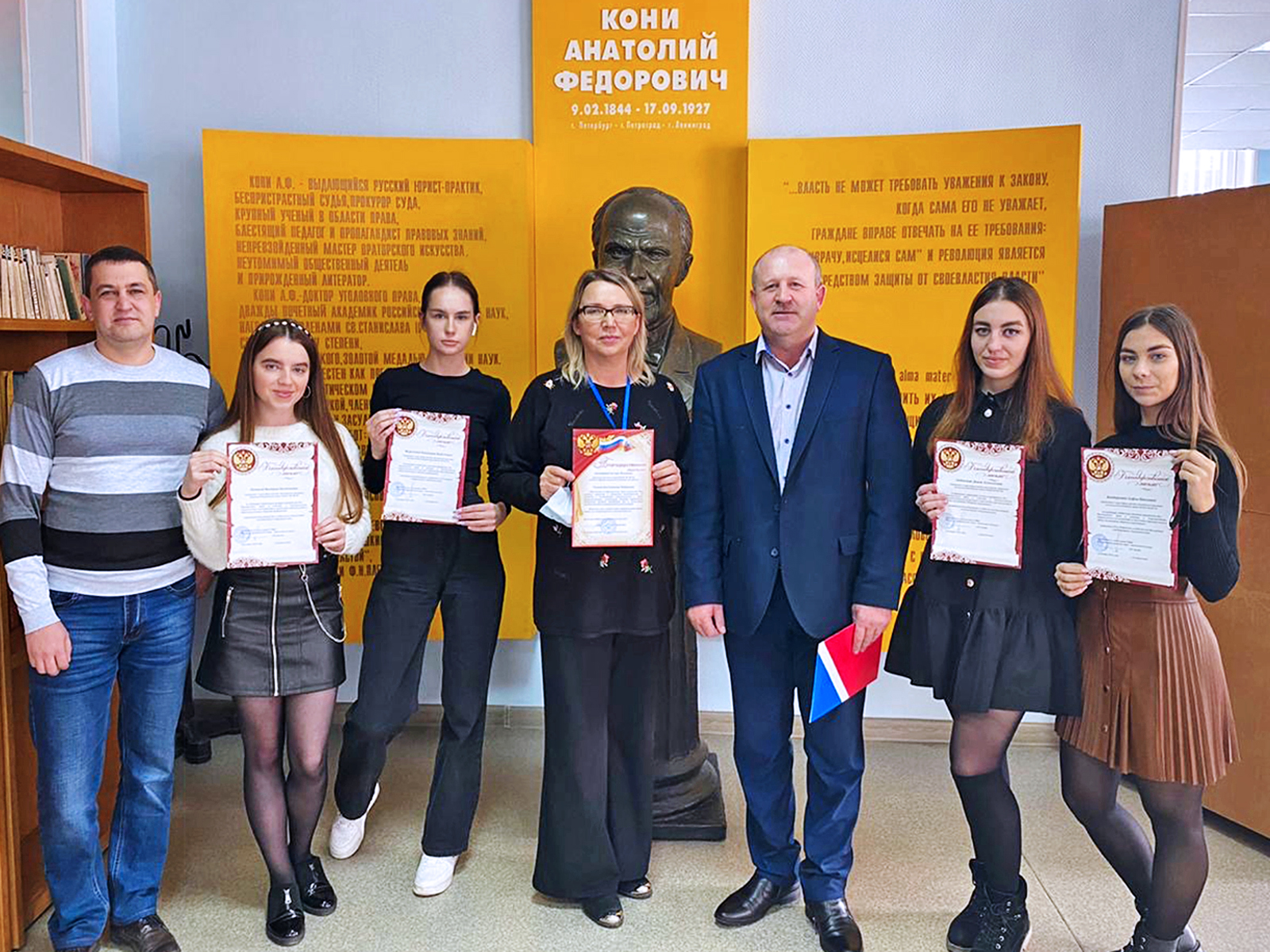 С первого курса в профессии: директора и студентов Института права ВГУЭС поблагодарили за активное содействие УМВД России по Приморскому краю С первого курса в профессии: директора и студентов Института права ВГУЭС поблагодарили за активное содействие УМВД России по Приморскому краю