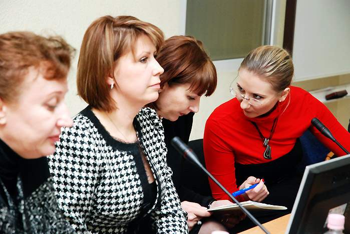 Бухгалтеры Владивостока, Находки и Артёма на семинаре во ВГУЭС освоили нововведения в стандартах отчетности